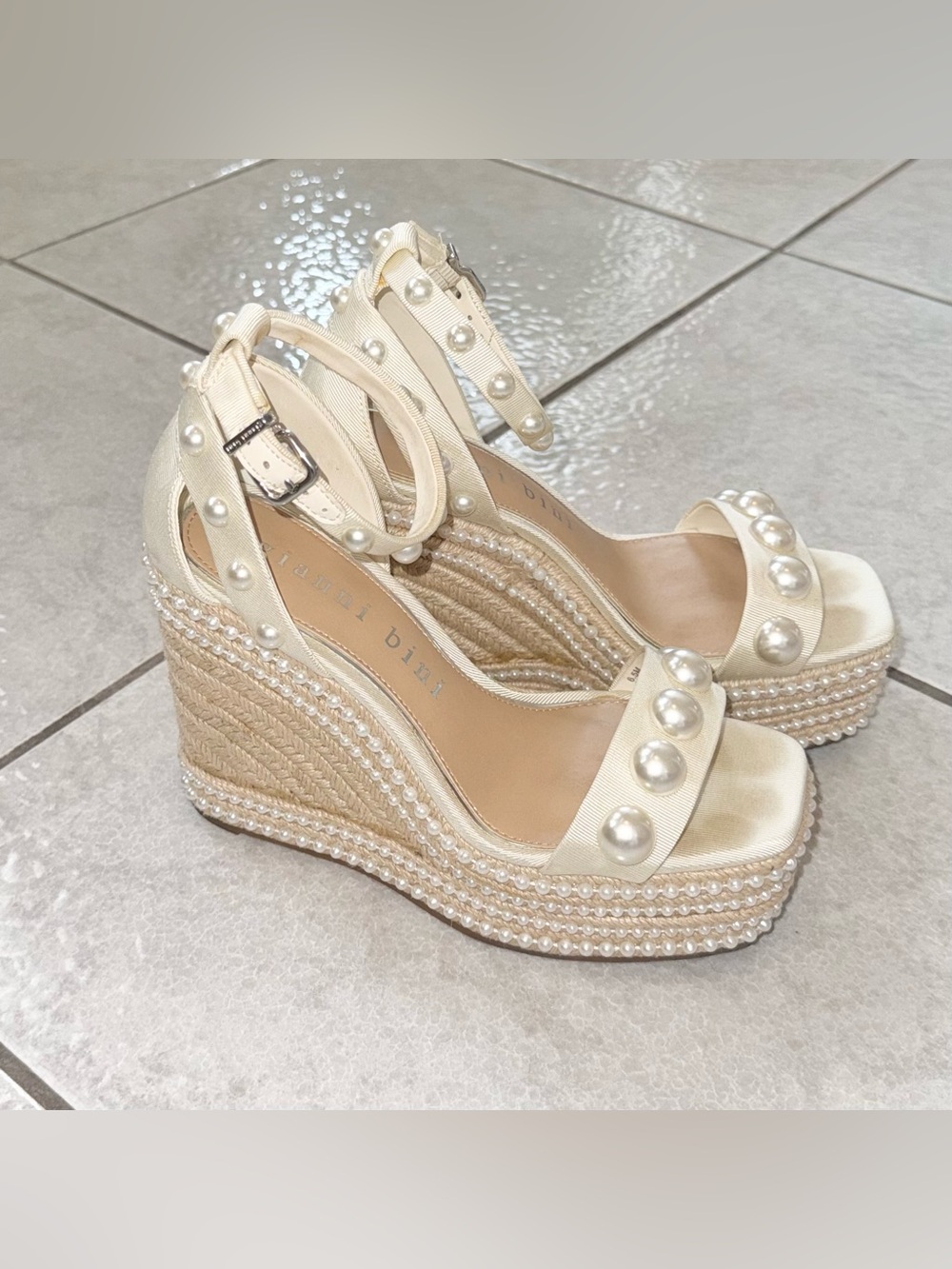 Gianni Bini Ivory Pearl-Embellished Wedge Size 6.5 - Picture 1 of 7